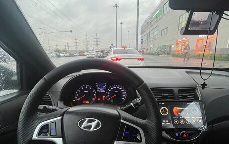 Hyundai Solaris II рестайлинг, 2015 год, 370 000 рублей, 10 фотография