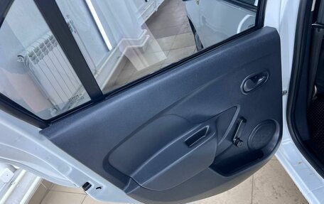 Renault Logan II, 2019 год, 899 000 рублей, 16 фотография