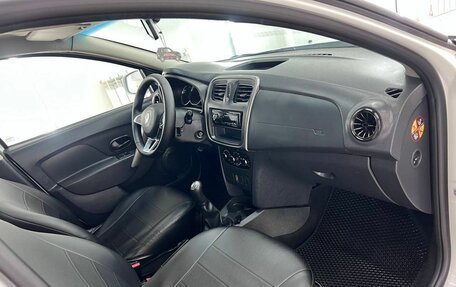 Renault Logan II, 2019 год, 899 000 рублей, 28 фотография