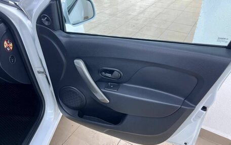 Renault Logan II, 2019 год, 899 000 рублей, 29 фотография