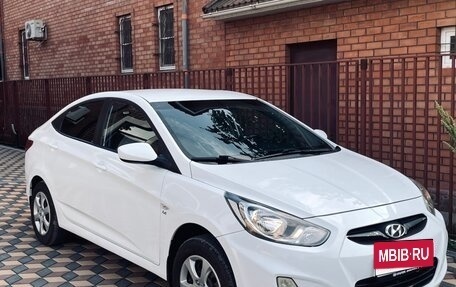Hyundai Solaris II рестайлинг, 2013 год, 730 000 рублей, 3 фотография
