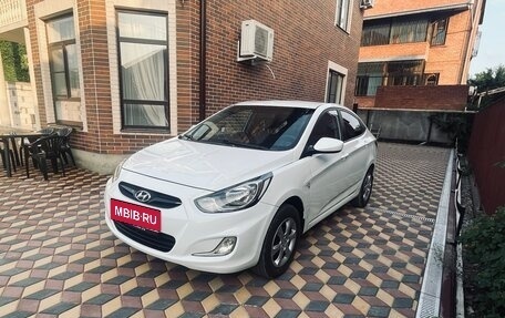 Hyundai Solaris II рестайлинг, 2013 год, 730 000 рублей, 2 фотография