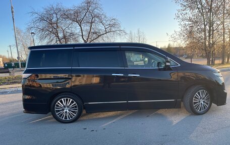 Nissan Elgrand III, 2018 год, 2 900 000 рублей, 2 фотография