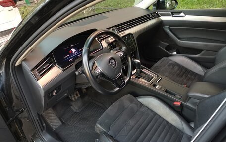 Volkswagen Passat B8 рестайлинг, 2018 год, 1 720 000 рублей, 12 фотография