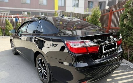 Toyota Camry, 2017 год, 2 400 000 рублей, 4 фотография
