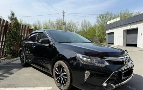 Toyota Camry, 2017 год, 2 400 000 рублей, 3 фотография