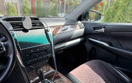 Toyota Camry, 2017 год, 2 400 000 рублей, 11 фотография