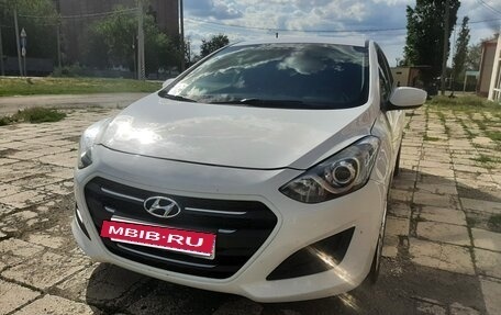 Hyundai i30 II рестайлинг, 2015 год, 965 000 рублей, 2 фотография