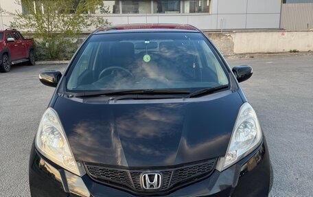 Honda Fit III, 2013 год, 915 000 рублей, 2 фотография