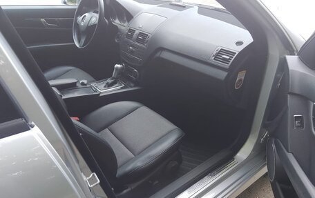 Mercedes-Benz C-Класс, 2010 год, 980 000 рублей, 5 фотография