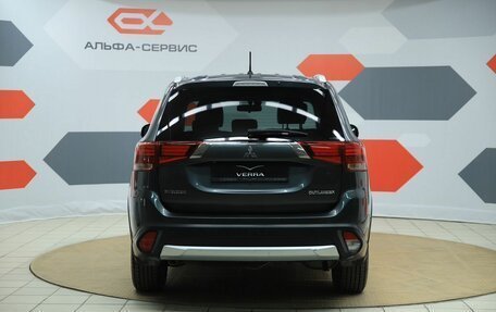 Mitsubishi Outlander III рестайлинг 3, 2015 год, 1 730 000 рублей, 6 фотография