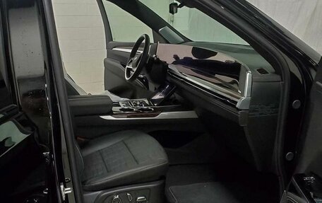 Cadillac Escalade V, 2025 год, 25 400 000 рублей, 10 фотография