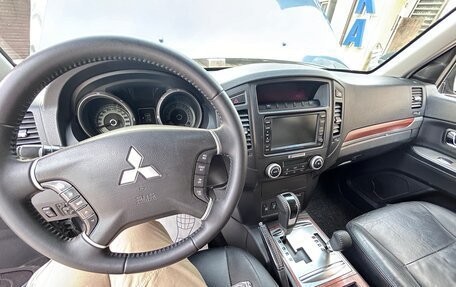 Mitsubishi Pajero IV, 2008 год, 14 фотография