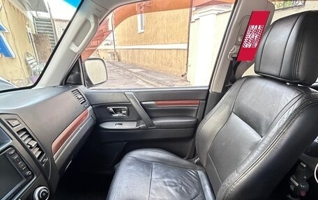 Mitsubishi Pajero IV, 2008 год, 13 фотография