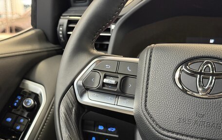 Toyota Land Cruiser, 2025 год, 11 800 000 рублей, 24 фотография