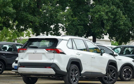 Toyota RAV4, 2025 год, 3 630 000 рублей, 5 фотография