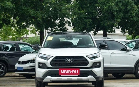 Toyota RAV4, 2025 год, 3 630 000 рублей, 7 фотография