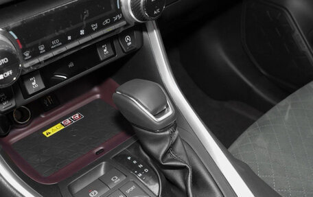 Toyota RAV4, 2025 год, 3 630 000 рублей, 10 фотография
