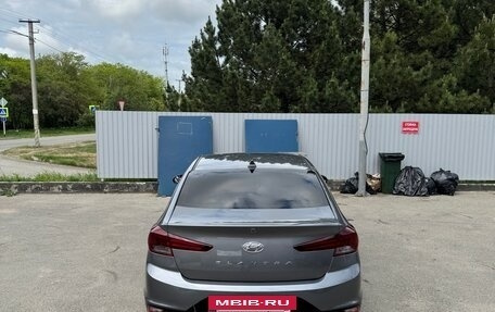 Hyundai Elantra VI рестайлинг, 2019 год, 2 000 000 рублей, 2 фотография