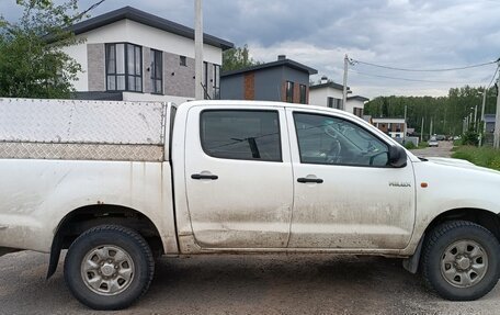 Toyota Hilux VII, 2013 год, 1 700 000 рублей, 6 фотография