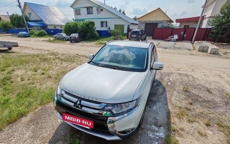 Mitsubishi Outlander III рестайлинг 3, 2018 год, 2 700 000 рублей, 2 фотография