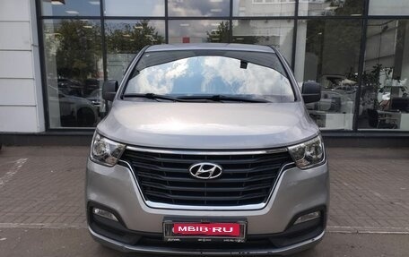 Hyundai Grand Starex Grand Starex I рестайлинг 2, 2018 год, 2 825 000 рублей, 2 фотография