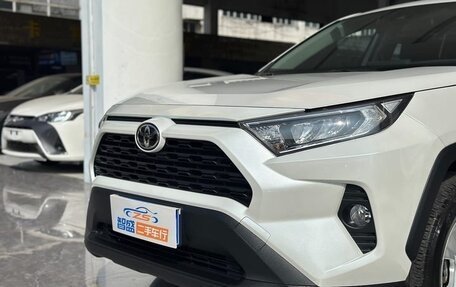 Toyota RAV4, 2021 год, 2 300 000 рублей, 5 фотография