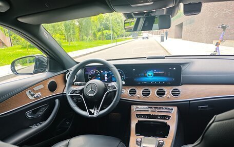 Mercedes-Benz E-Класс, 2021 год, 4 800 000 рублей, 17 фотография