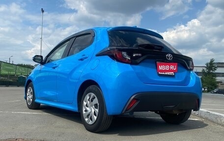 Toyota Yaris, 2021 год, 1 650 000 рублей, 9 фотография