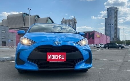 Toyota Yaris, 2021 год, 1 650 000 рублей, 3 фотография