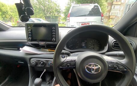 Toyota Yaris, 2021 год, 1 650 000 рублей, 20 фотография