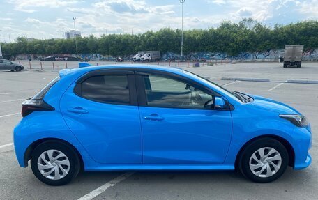 Toyota Yaris, 2021 год, 1 650 000 рублей, 15 фотография