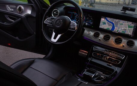 Mercedes-Benz E-Класс, 2018 год, 3 800 000 рублей, 4 фотография