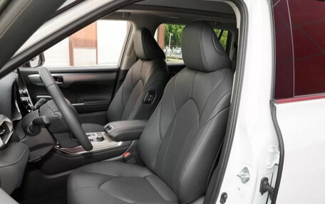 Toyota Highlander, 2025 год, 5 370 000 рублей, 4 фотография