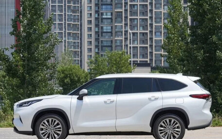 Toyota Highlander, 2025 год, 5 370 000 рублей, 2 фотография