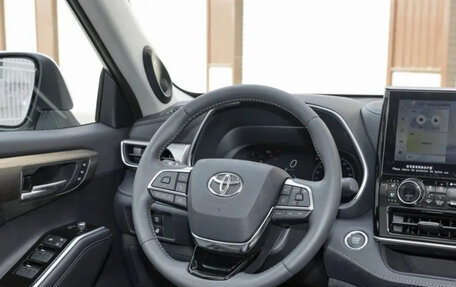 Toyota Highlander, 2025 год, 5 370 000 рублей, 7 фотография