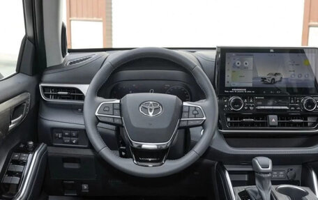 Toyota Highlander, 2025 год, 5 370 000 рублей, 8 фотография