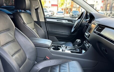 Volkswagen Touareg III, 2015 год, 2 880 000 рублей, 10 фотография