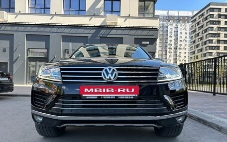 Volkswagen Touareg III, 2015 год, 2 880 000 рублей, 2 фотография