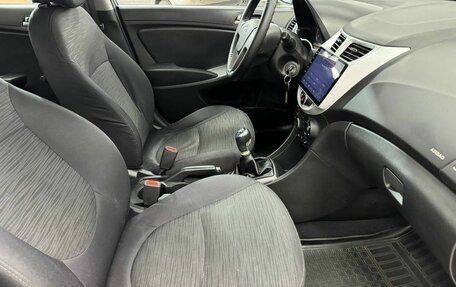 Hyundai Solaris II рестайлинг, 2015 год, 860 000 рублей, 10 фотография