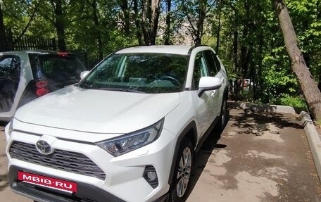 Toyota RAV4, 2020 год, 3 600 000 рублей, 7 фотография