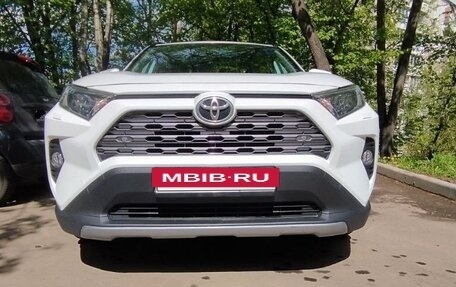Toyota RAV4, 2020 год, 3 600 000 рублей, 6 фотография
