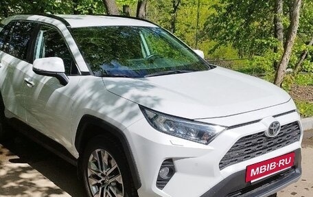 Toyota RAV4, 2020 год, 3 600 000 рублей, 8 фотография