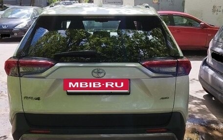 Toyota RAV4, 2020 год, 3 600 000 рублей, 10 фотография