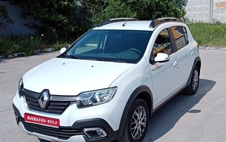 Renault Sandero II рестайлинг, 2021 год, 1 450 000 рублей, 1 фотография