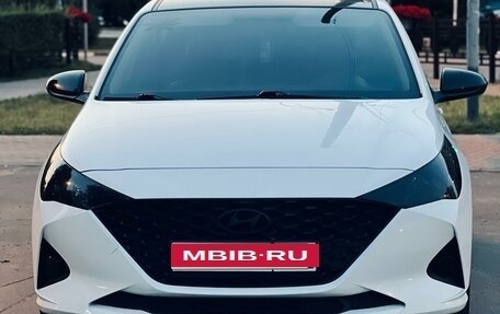 Hyundai Solaris II рестайлинг, 2021 год, 1 430 000 рублей, 1 фотография