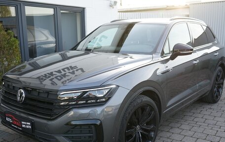 Volkswagen Touareg III, 2022 год, 5 630 000 рублей, 2 фотография