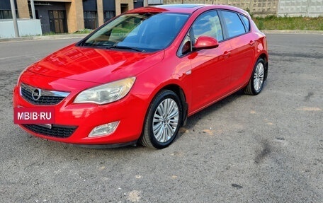 Opel Astra J, 2011 год, 990 000 рублей, 2 фотография
