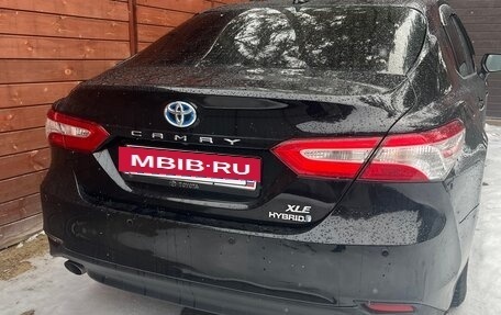 Toyota Camry, 2019 год, 2 400 000 рублей, 4 фотография