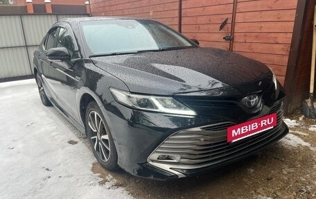 Toyota Camry, 2019 год, 2 400 000 рублей, 3 фотография